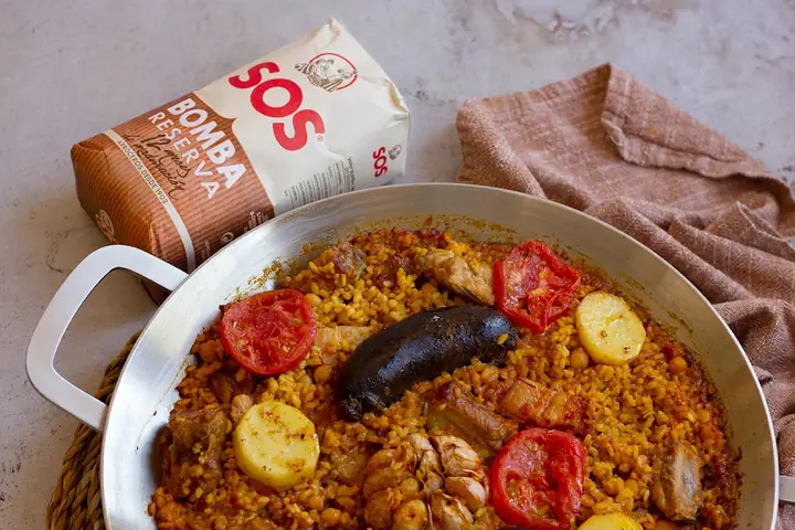 Cơm Nướng Paella: Công Thức Truyền Thống Từ Valencia Cơm Nướng Paella: Công Thức Truyền Thống Từ Valencia