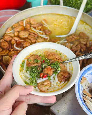 Bánh Canh Chả Cá Nha Trang: Đặc Sản Không Thể Bỏ Lỡ