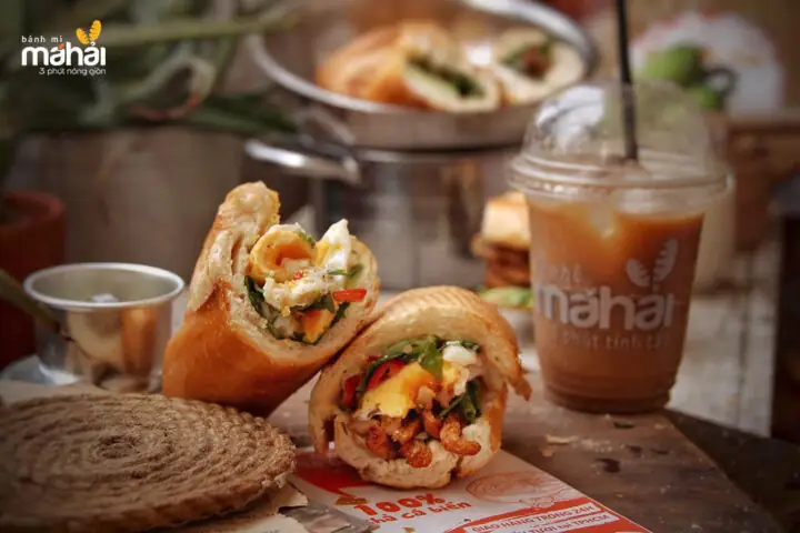 Bánh Mì Chả Cá Sợi: Hương Vị Biển Cả Độc Đáo Trên Một Ổ Bánh Mì Bánh Mì Chả Cá Sợi: Hương Vị Biển Cả Độc Đáo Trên Một Ổ Bánh Mì