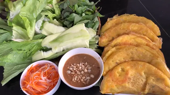 Bánh Xèo Miền Trung: Cách Làm Giòn Rụm Chuẩn Vị Từ A Đến Z Bánh Xèo Miền Trung: Cách Làm Giòn Rụm Chuẩn Vị Từ A Đến Z