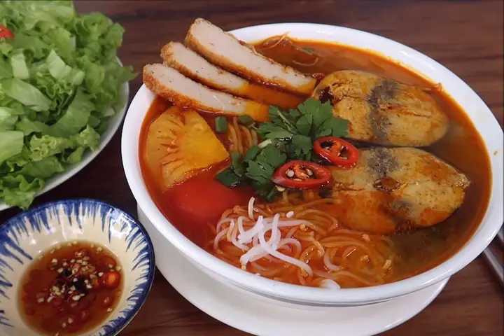 Bún Cá Ngừ Nha Trang: Hương Vị Biển Trong Từng Sợi Bún