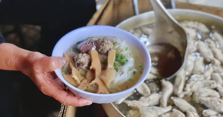 Bún Mọc Ngon Hà Nội: Tổng Hợp 5 Quán Ăn Được Ưa Chuộng Nhất Bún Mọc Ngon Hà Nội: Tổng Hợp 5 Quán Ăn Được Ưa Chuộng Nhất