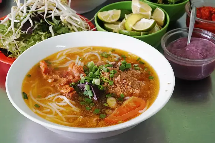 Bún Riêu Cô Lan Đà Lạt: Review Toàn Diện Và So Sánh Với 7 Tòng Bún Riêu Cô Lan Đà Lạt: Review Toàn Diện Và So Sánh Với 7 Tòng