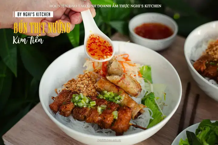 Đánh Giá Chi Tiết Bún Thịt Nướng Kim Tiền: Món Ăn "vàng" Của Ẩm Thực Việt Đánh Giá Chi Tiết Bún Thịt Nướng Kim Tiền: Món Ăn "vàng" Của Ẩm Thực Việt