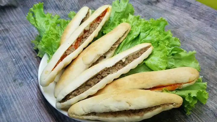 Cách Làm Bánh Mì Que Giòn Rụm Tại Nhà: Công Thức Chi Tiết Từ A-z