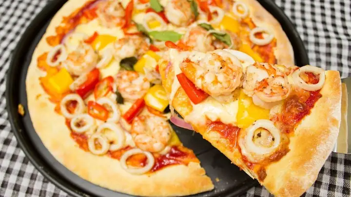 Hướng Dẫn Chi Tiết Cách Làm Pizza Hải Sản Phô Mai Tại Nhà