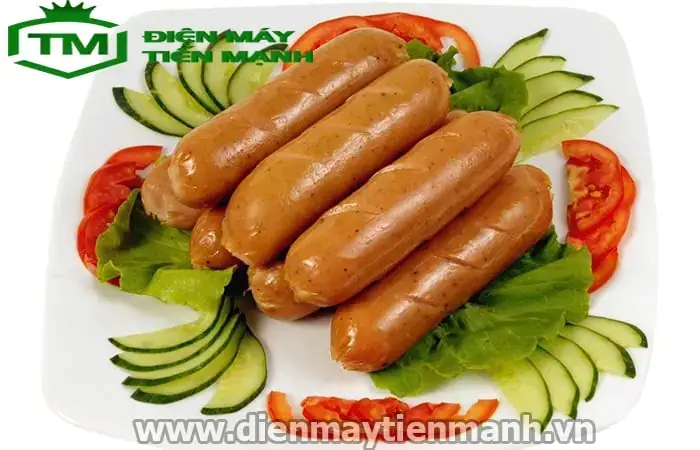 Cách Làm Xúc Xích Đỏ Truyền Thống Tại Nhà: Quy Trình Từ A Đến Z Cách Làm Xúc Xích Đỏ Truyền Thống Tại Nhà: Quy Trình Từ A Đến Z