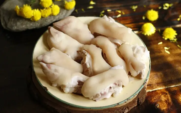 Cách Luộc Móng Giò Cả Xương Đúng Cách: Hướng Dẫn Chi Tiết Từ A Đến Z Cách Luộc Móng Giò Cả Xương Đúng Cách: Hướng Dẫn Chi Tiết Từ A Đến Z