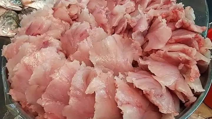 Hướng Dẫn Chi Tiết Cách Nạo Cá Thác Lác Làm Chả Cá Thơm Ngon, Sạch Sẽ
