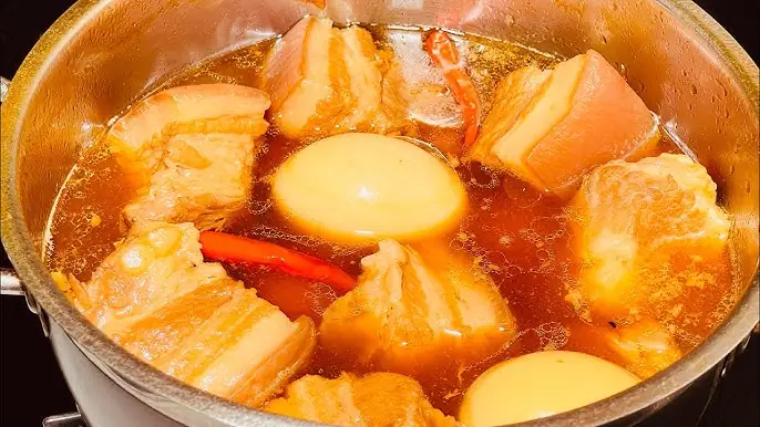 Cách Kho Thịt Heo Mềm Thơm Ngon: Tổng Hợp 4 Công Thức Vàng Cách Kho Thịt Heo Mềm Thơm Ngon: Tổng Hợp 4 Công Thức Vàng