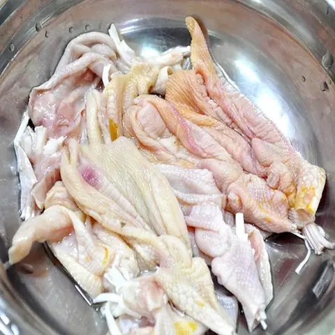 Hướng Dẫn Chi Tiết Cách Rút Xương Chân Vịt Không Nát Tại Nhà Hướng Dẫn Chi Tiết Cách Rút Xương Chân Vịt Không Nát Tại Nhà