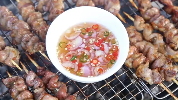 Cách Ướp Lòng Nướng Sa Tế Đơn Giản Tại Nhà