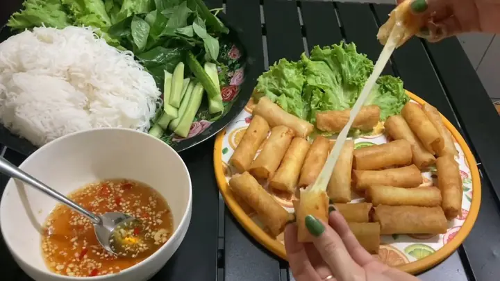 Cách Làm Chả Giò Hải Sản Phô Mai Kéo Sợi Giòn Thơm Chuẩn Vị Cách Làm Chả Giò Hải Sản Phô Mai Kéo Sợi Giòn Thơm Chuẩn Vị