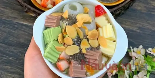 Cách Nấu Chè Khúc Bạch Thơm Ngon Chuẩn Vị: Nguyên Liệu & Hướng Dẫn Chi Tiết