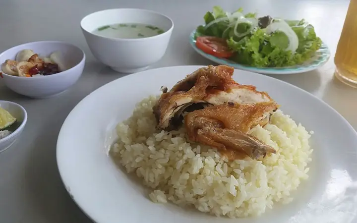 Cơm Gà Hải Nam Gia Lai: Đánh Giá Chi Tiết Quán Ăn Nổi Tiếng Ở Pleiku Cơm Gà Hải Nam Gia Lai: Đánh Giá Chi Tiết Quán Ăn Nổi Tiếng Ở Pleiku