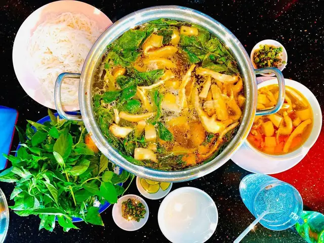Lẩu Gà Lá É Vũng Tàu: Đánh Giá Chi Tiết 3 Quán Ngon Nhất