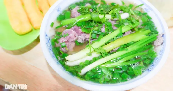 Top 5 Quán Phở Bò Ngon Nổi Tiếng Ở Hà Nội: Đánh Giá Chi Tiết Từ Người Thưởng Thức