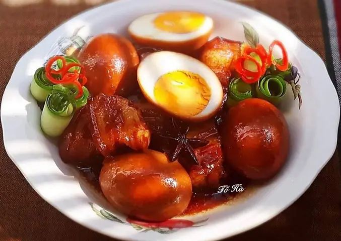 Thịt Kho Tàu Là Gì? Tên Tiếng Anh & Bí Quyết Nấu Món Ăn Đặc Trưng Việt Nam Thịt Kho Tàu Là Gì? Tên Tiếng Anh & Bí Quyết Nấu Món Ăn Đặc Trưng Việt Nam
