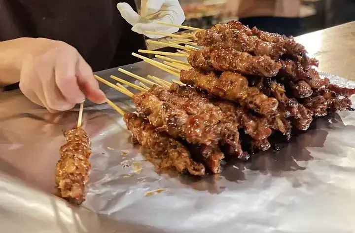 Thịt Nướng Xiên Que Hà Nội: Đánh Giá Chi Tiết Về Hương Vị, Giá Cả Và Kinh Nghiệm Thưởng Thức Thịt Nướng Xiên Que Hà Nội: Đánh Giá Chi Tiết Về Hương Vị, Giá Cả Và Kinh Nghiệm Thưởng Thức