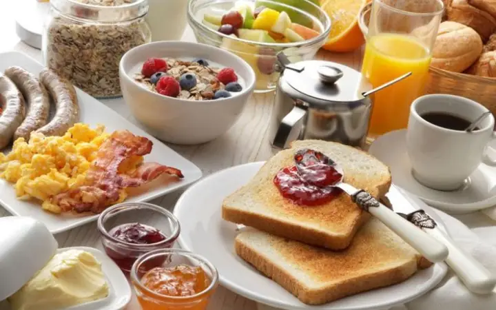 Cách Xây Dựng Thực Đơn 3 Bữa Cho Người Giảm Cân Khoa Học & Bền Vững Cách Xây Dựng Thực Đơn 3 Bữa Cho Người Giảm Cân Khoa Học & Bền Vững