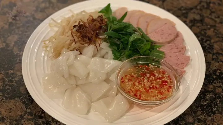 Bánh Ứt Chả Lụa Bao Nhiêu Calo? Phân Tích Chi Tiết Từng Thành Phần Bánh Ứt Chả Lụa Bao Nhiêu Calo? Phân Tích Chi Tiết Từng Thành Phần
