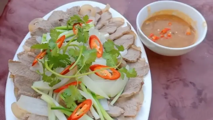 Bò Tơ Cuốn Rau Rừng: Công Thức Hoàn Hảo Cho Bữa Cơm Gia Đình Bò Tơ Cuốn Rau Rừng: Công Thức Hoàn Hảo Cho Bữa Cơm Gia Đình