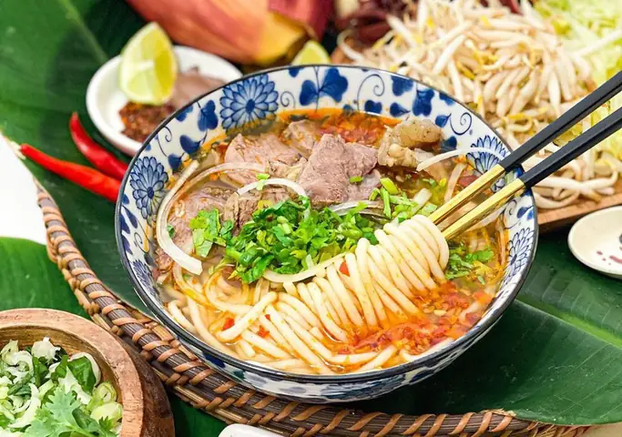 Top 10 Quán Bún Bò Huế Chính Gốc Chuẩn Vị Cố Đô Tại Sài Gòn Top 10 Quán Bún Bò Huế Chính Gốc Chuẩn Vị Cố Đô Tại Sài Gòn