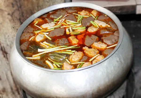 Top 10 Quán Bún Bò Huế Chính Gốc Chuẩn Vị Cố Đô Tại Sài Gòn Top 10 Quán Bún Bò Huế Chính Gốc Chuẩn Vị Cố Đô Tại Sài Gòn