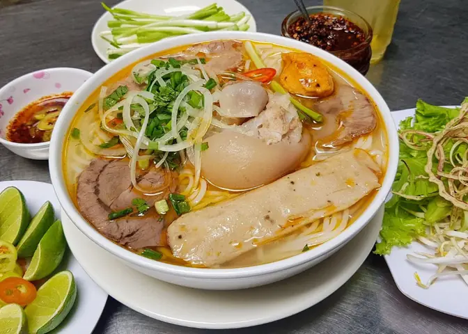 Cách Tìm Quán Bún Bò Huế Ngon Gần Đây Tại Tp.hcm