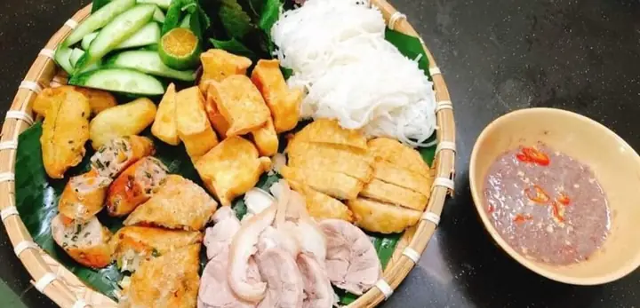Review Gấu's Bún Đậu Mắm Tôm: Quán Bình Dân Tại Thủ Đức Với Chả Cốm "đỉnh Của Chóp" Review Gấu's Bún Đậu Mắm Tôm: Quán Bình Dân Tại Thủ Đức Với Chả Cốm "đỉnh Của Chóp"