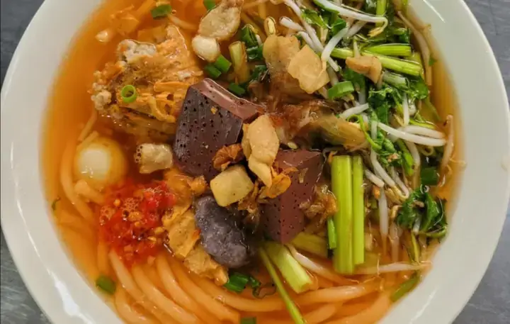 Review Bún Riêu Bà Giao Buôn Ma Thuột: Ngon, Rẻ, Đậm Vị Truyền Thống Review Bún Riêu Bà Giao Buôn Ma Thuột: Ngon, Rẻ, Đậm Vị Truyền Thống