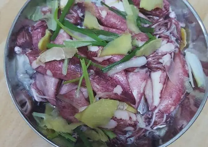 Hướng Dẫn Chi Tiết Cách Hấp Mực Trứng Đông Lạnh Thơm Ngon Tại Nhà