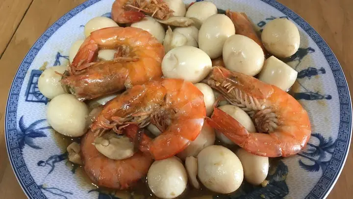 Tôm Kho Trứng Cút: Công Thức Ngon Đơn Giản Cho Bữa Cơm Gia Đình Tôm Kho Trứng Cút: Công Thức Ngon Đơn Giản Cho Bữa Cơm Gia Đình