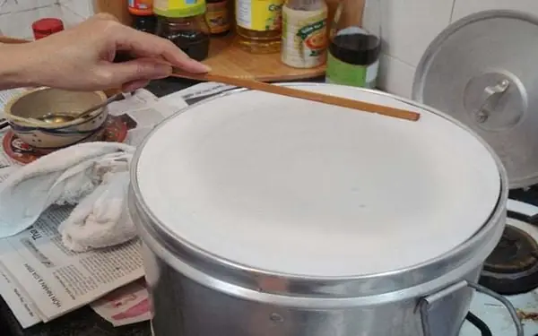 Cách Làm Bánh Cuốn Tại Nhà Bằng Nồi Hấp Cách Làm Bánh Cuốn Tại Nhà Bằng Nồi Hấp