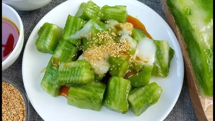 Cách Làm Bánh Đúc Ngọt Lá Dứa Dai Giòn Chuẩn Vị Miền Tây