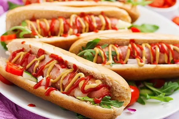 Cách Làm Hot Dog Tại Nhà: Bí Quyết Tạo Nên Những Chiếc Bánh Ngon Chuẩn Vị