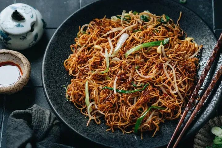 Bí Quyết Làm Mì Xào Không Bị Khô: Hướng Dẫn Chi Tiết Từ A Đến Z Bí Quyết Làm Mì Xào Không Bị Khô: Hướng Dẫn Chi Tiết Từ A Đến Z