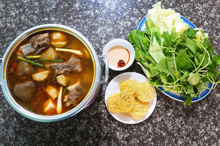 Hướng Dẫn Cách Làm Nước Chấm Lẩu Bò Đậm Đà Chuẩn Vị Tại Nhà Hướng Dẫn Cách Làm Nước Chấm Lẩu Bò Đậm Đà Chuẩn Vị Tại Nhà