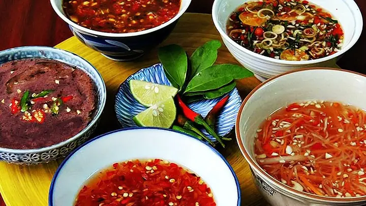 Hướng Dẫn Cách Làm Nước Chấm Lẩu Bò Đậm Đà Chuẩn Vị Tại Nhà Hướng Dẫn Cách Làm Nước Chấm Lẩu Bò Đậm Đà Chuẩn Vị Tại Nhà
