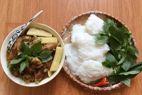Cách Nấu Nước Dùng Bún Chó Chuẩn Vị Đậm Đà Tại Nhà Cách Nấu Nước Dùng Bún Chó Chuẩn Vị Đậm Đà Tại Nhà