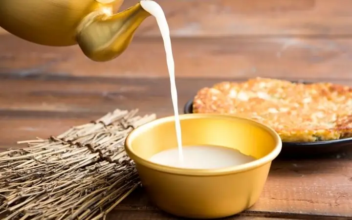Bí Quyết Cách Làm Rượu Nếp Vắt Thơm Nồng, Chuẩn Vị Truyền Thống Bí Quyết Cách Làm Rượu Nếp Vắt Thơm Nồng, Chuẩn Vị Truyền Thống