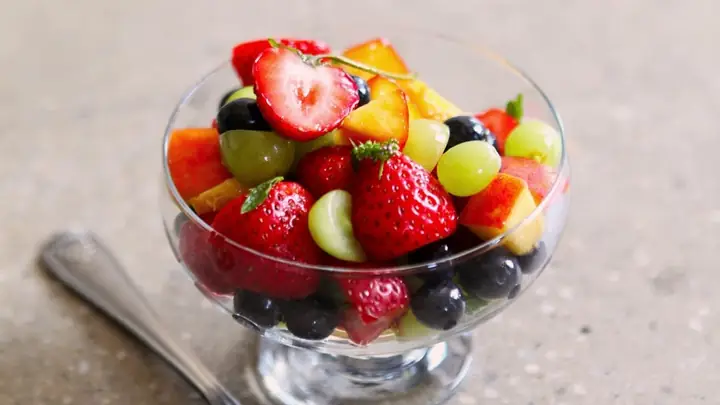 Cách Làm Salad Hoa Quả Giảm Cân: 3 Tuyệt Chiêu Từ Quả Mọng Berry Đánh Bay Mỡ Thừa