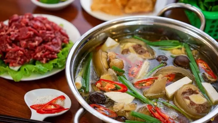 Cách Nấu Lẩu Đuôi Bò Khoai Môn Và Thuốc Bắc Đậm Đà Tại Nhà