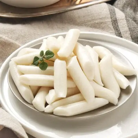 Cách Nấu Tokbokki Đóng Gói Ngon Chuẩn Vị Hàn Quốc Tại Nhà Cách Nấu Tokbokki Đóng Gói Ngon Chuẩn Vị Hàn Quốc Tại Nhà