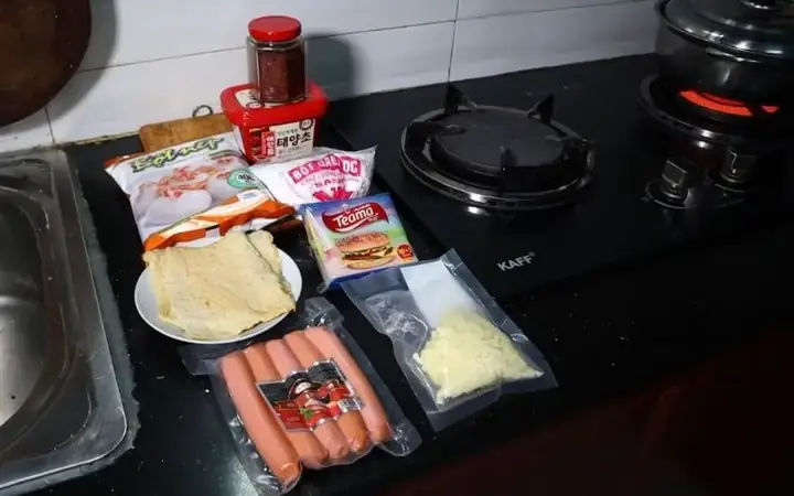 Hướng Dẫn Chi Tiết Cách Nấu Tokbokki Phô Mai Gói Thơm Ngon, Béo Ngậy Tại Nhà Hướng Dẫn Chi Tiết Cách Nấu Tokbokki Phô Mai Gói Thơm Ngon, Béo Ngậy Tại Nhà