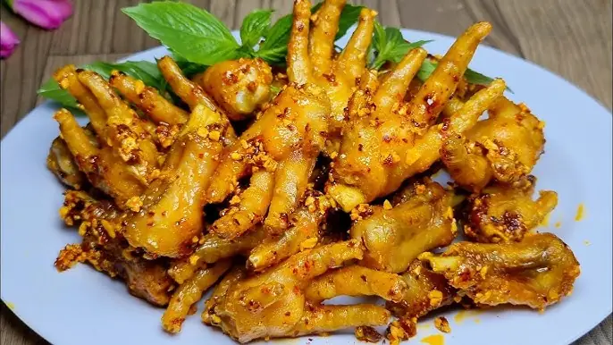 Chân Gà Chiên Bơ Tỏi Giòn Rụm: Công Thức Tại Nhà Chuẩn Vị
