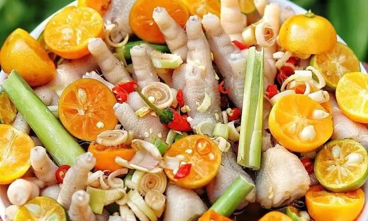 Chân Gà Ngâm Sả Tắc Để Ngoài Được Bao Lâu? Bí Quyết Bảo Quản Chuẩn An Toàn