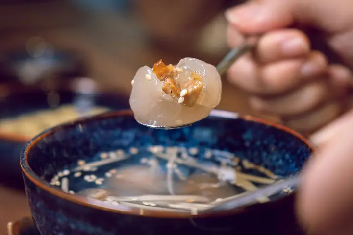 Chè Heo Quay Sài Gòn: Top Quán Ngon, Review Chi Tiết Và Bí Quyết Thưởng Thức Chè Heo Quay Sài Gòn: Top Quán Ngon, Review Chi Tiết Và Bí Quyết Thưởng Thức