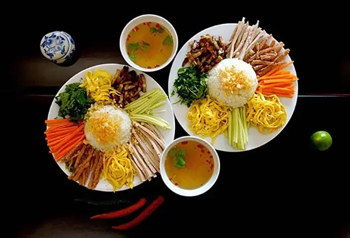 Cơm Âm Phủ Ở Huế: Khám Phá Hương Vị Đặc Sản Cố Đô Trăm Năm Tuổi