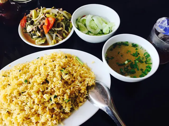 Cơm Rang Dưa Bò Mã Mây Cơm Rang Dưa Bò Mã Mây